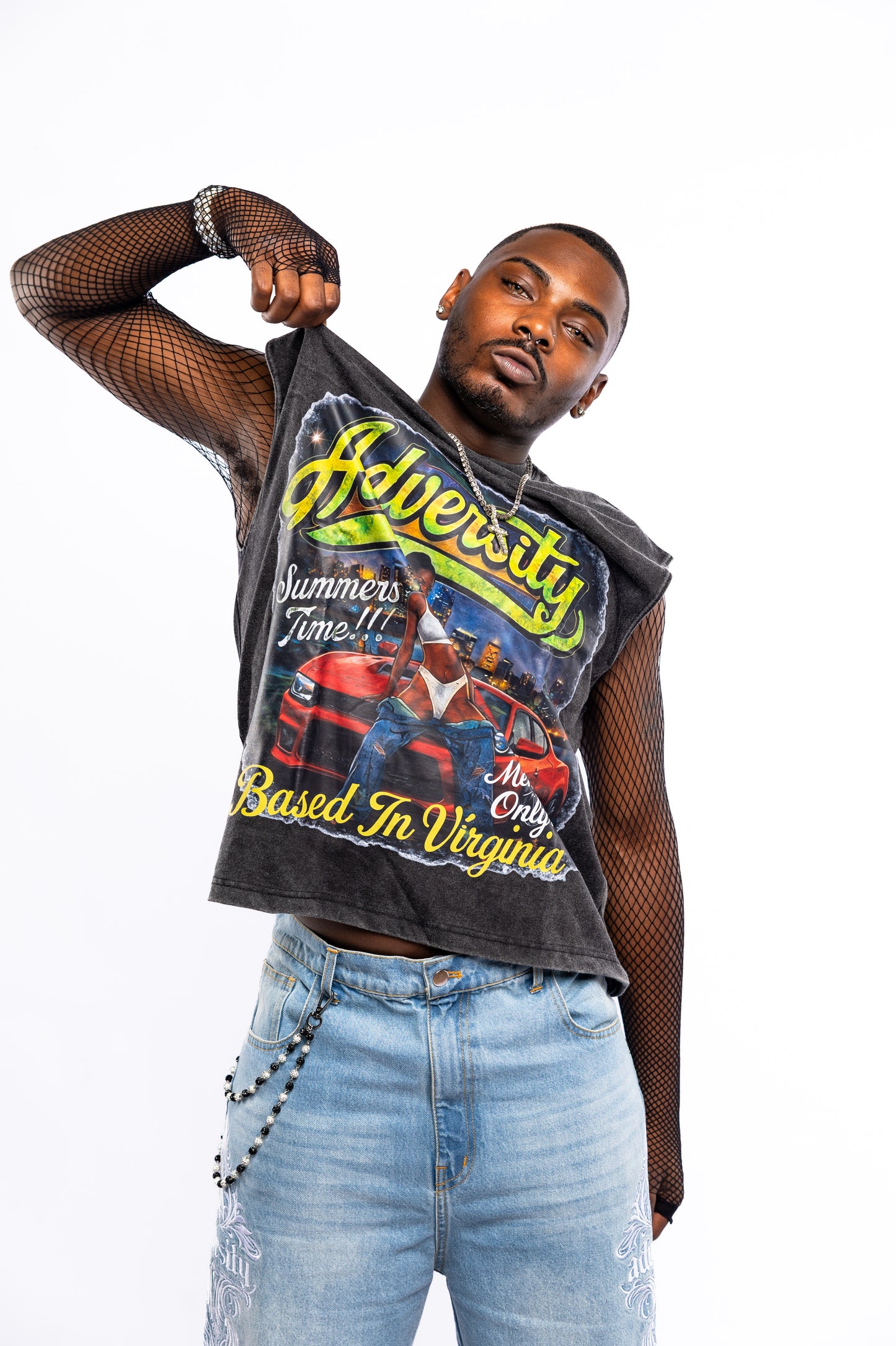 ADVESRSITY SLEEVELESS SUMMER CHARGER TEE