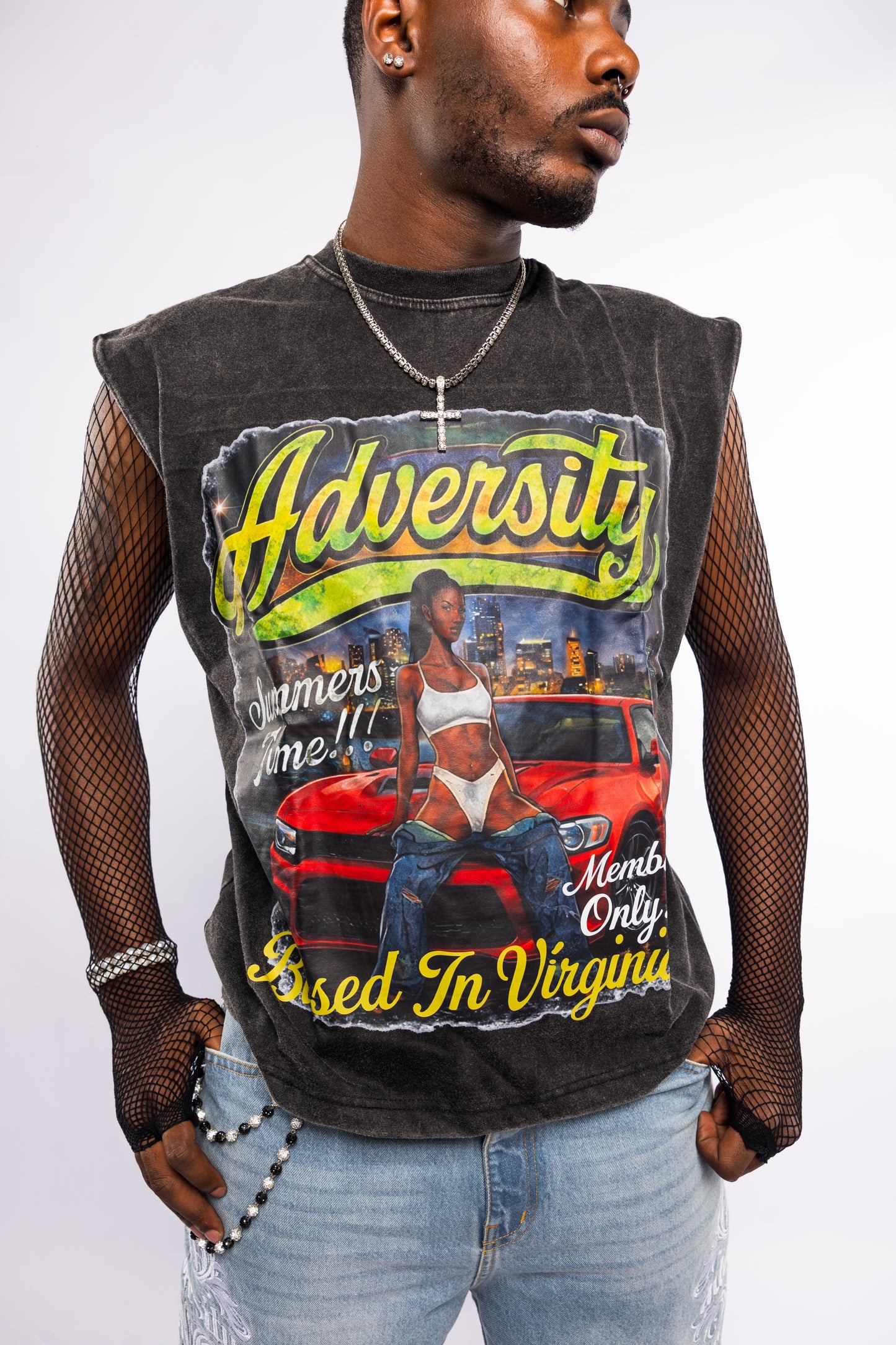 ADVESRSITY SLEEVELESS SUMMER CHARGER TEE