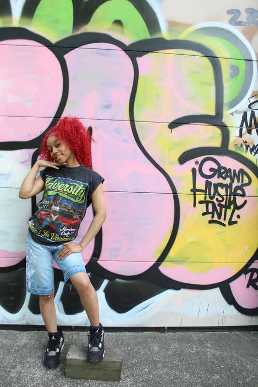 ADVESRSITY SLEEVELESS SUMMER CHARGER TEE